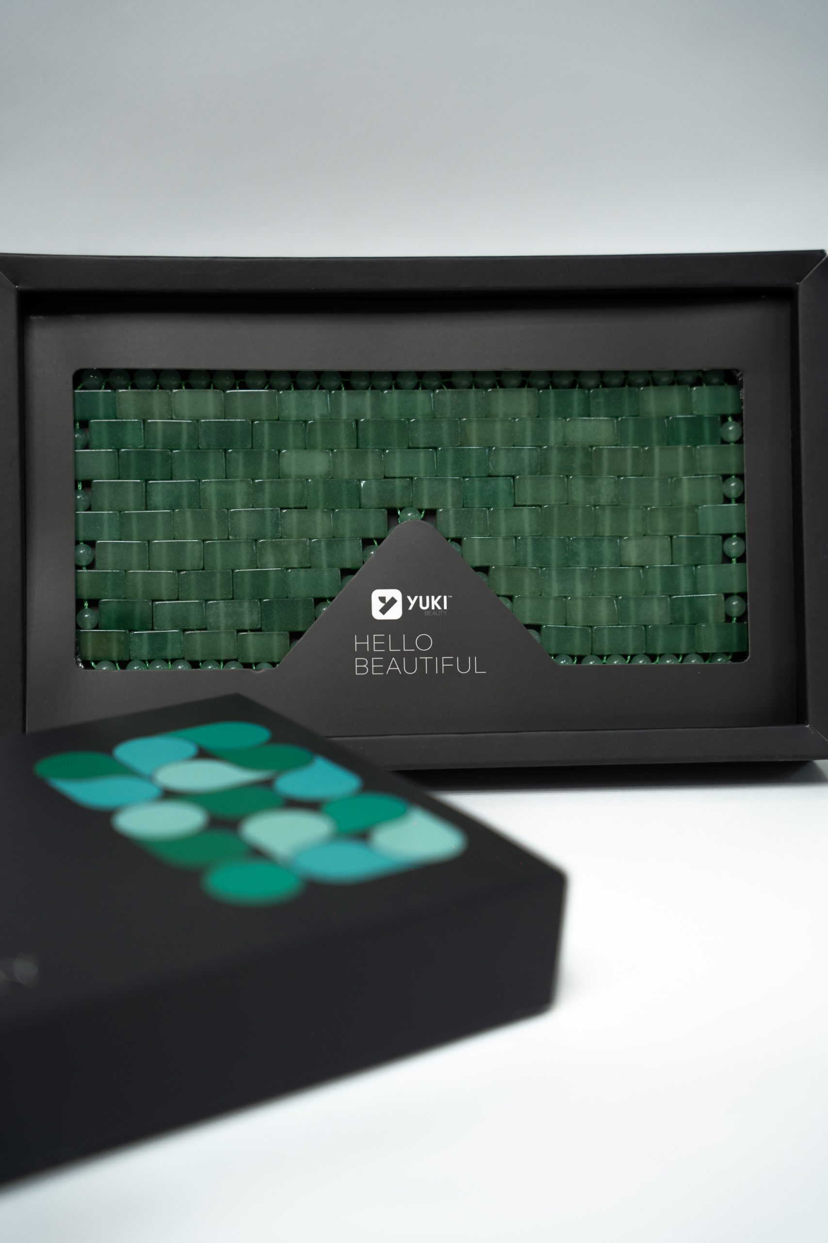 ماسک برای چشم با سنگ سبز